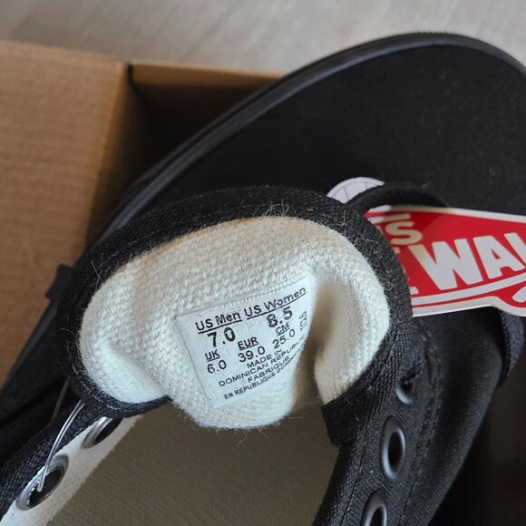 NEW! Black/Black authentic Vans 7 mens - Picture 3 of 3